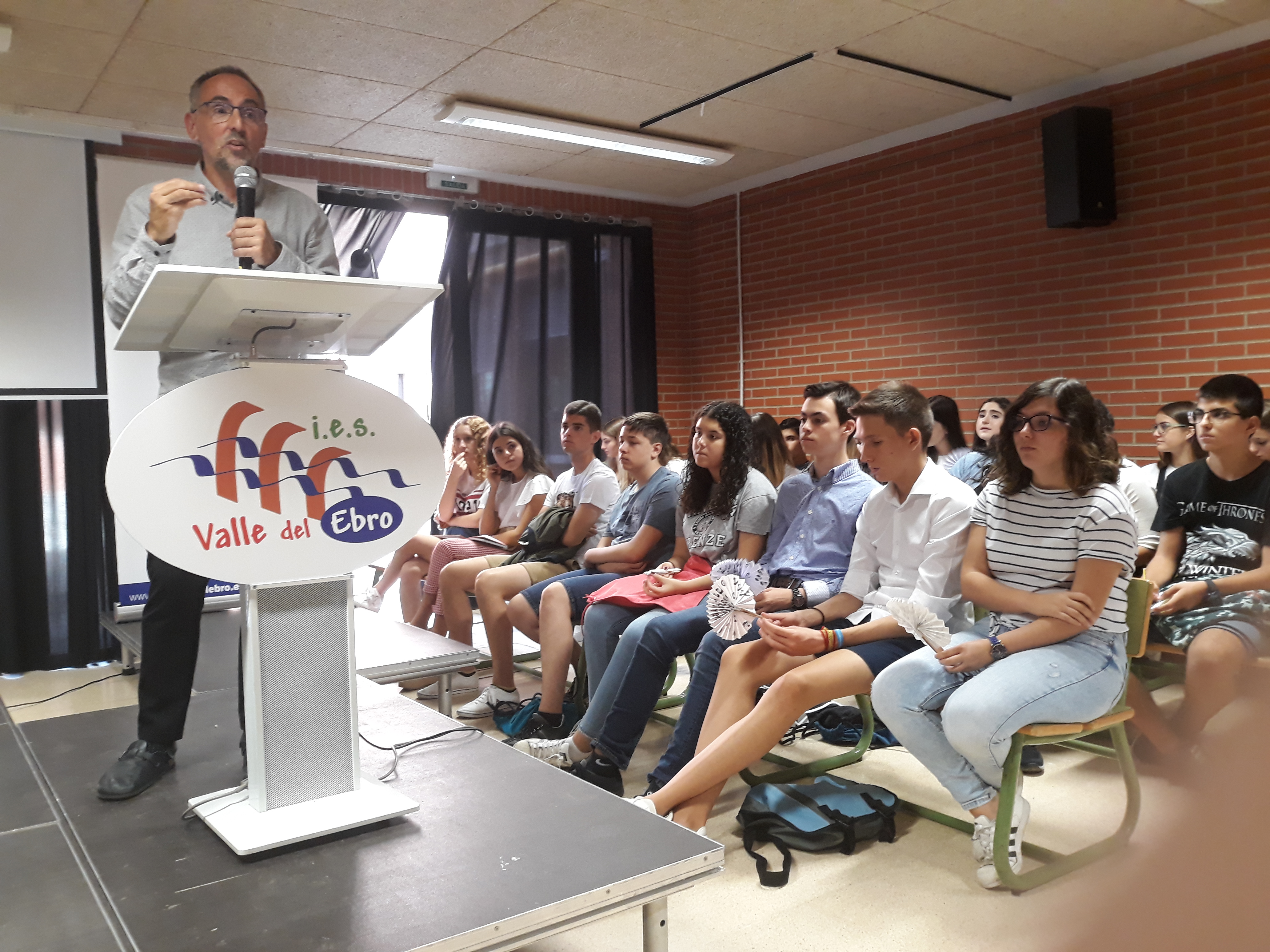 Una treintena de estudiantes comienza el Bachillerato de Investigación en el IES Valle del Ebro
